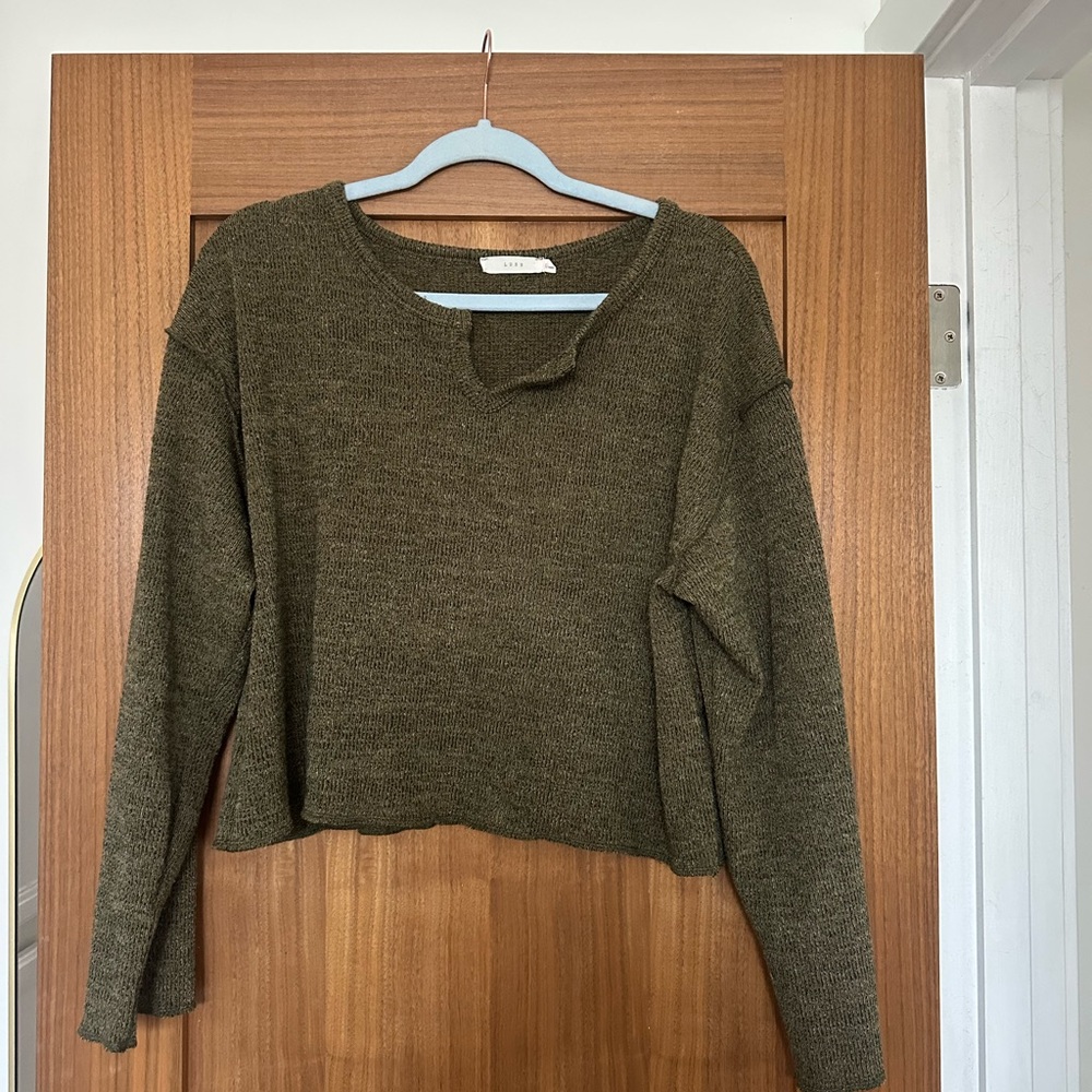 🌿 Lush Olive Green Knit Sweater – Size Small 🌿
